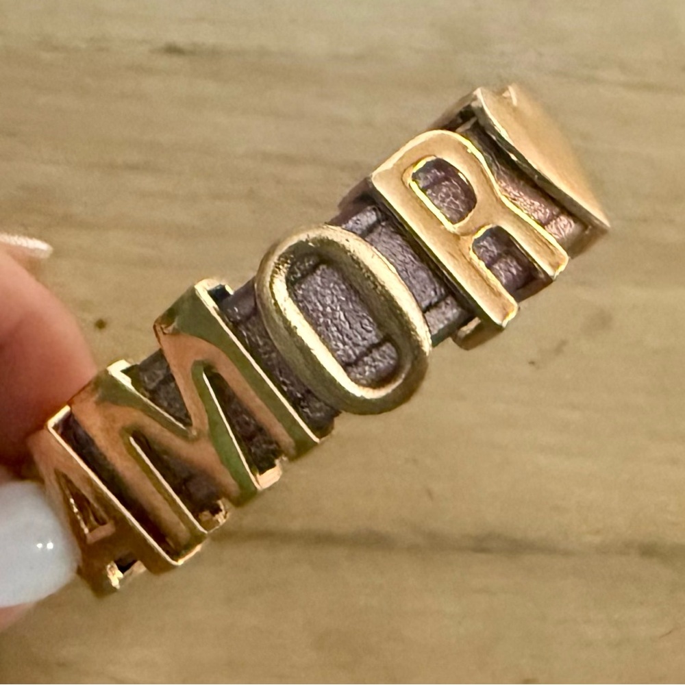 BCBGeneration Metallic Purple Vegan Leather AMOR gold letter snap bracelet - Picture 1 of 8